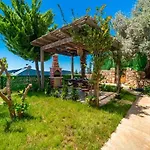 וילה Honeymoon With Sea View קס