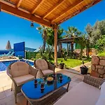 Honeymoon With Sea View קס